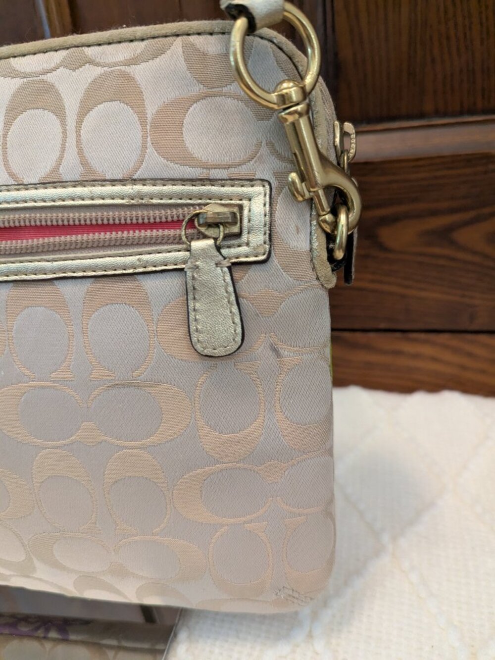 Coach Daisy Appliqué iPad / Tablet Crossbody Case - Picture 4 of 10